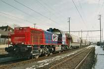 Die Am 843 051-4, mit vier neuen SBB Wagons, am 2.2.04 in Wohlen