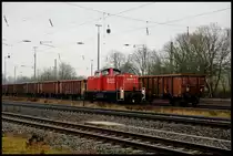 Haba 9 ex 295081-4 setzt hier am 8.1.2020 um 12.16 Uhr nach Ankunft aus Georgsmarienhütte für die Weiterfahrt nach Osnabrück an die andere Zugseite um. Hier passiert sie den zuvor von ihr aus Georgsmarienhütte gebrachten Zug.
Die Haba Lok ersetzte an diesem Tag eine ausgefallene Class 66.