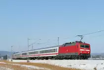 Am 26. Januar 2017 befördern die Lokomotiven 120 101 und 120 152 IC 2355 Berlin - München kurz vor Kronach in Richtung Lichtenfels.
