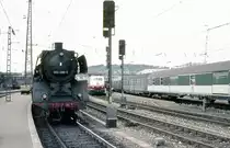 003 088 mit Pz   Bhf.Ulm neben Postzug 