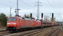 DB Cargo AG [D] mit der Doppeltraktion  152 019-6  [NVR-Nummer: 91 80 6152 019-6 D-DB] +  152 146-7  [NVR-Nummer: 91 80 6152 146-7 D-DB] mit dem leeren Erzzug aus Ziltendorf EKO Richtung Hansaport Hamburg 14.01.20 Bf. Flughafen Berlin Schönefeld. 