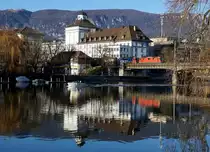 SBB CARGO.
Kesselwagenzug mit Doppeltraktion Re 420 beim Passieren der Aarebrücke Solothurn am 16. Januar 2020.
Foto: Walter Ruetsch