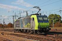 Nachschuss auf Re 485 009, als diese am Nachmittag des 19.09.2018 aus dem Abstellbereich von BLS Cargo im Badischen Bahnhof von Basel gen nördliches Vorfeld rangierte. Nach einem Richtungswechsel fuhr sie später dann in Richtung Rangierbahnhof Muttenz.