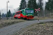 Kurz nach der Abfahrt in Nové Údolí befindet sich 816 004-6 am 31.12.2019 als Os 18011 auf der Fahrt nach Číčenice.