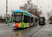 Graz. Variobahn 230  30 Jahre Kinderrechte 
fuhr am 18.01.2020 auf der Linie 4, hier vor der
Messe. 