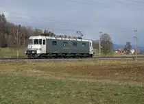 RailAdventure/RADVE.
Die Re 620 003 als Lokzug auf der Fahrt von Basel nach Zweisimmen bei Bollodingen unterwegs am 19. Januar 2020.
Nach den erfolgten Testfahrten gemäss den Aufnahmen von Julian Ryf, ID 118 70 94 und ID 118 70 95, eingestellt am 8. Januar 2020, wurden in Zweisimmen die beiden Kupplungswagen abgeholt und zurück nach Basel Badischer Bahnhof überführt. 
Foto: Walter Ruetsch 