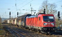 DB Cargo AG [D] mit  187 122  [NVR-Nummer: 91 80 6187 122-7 D-DB] und gemischtem Güterzug am 17.01.20 Bf. Saarmund.