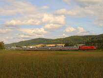 Eine 101er zieht am 11.07.07 den IC 2064 von N�rnberg HBF nach Karlsruhe HBF, hier in Aalen-Essingen aufgenommen.