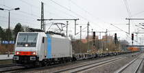 Wahrscheinlich für Crossrail Benelux die Railpool  186 288  [NVR-Number: 91 80 6186 288-7 D-Rpool] mit einem fast leeren Containerzug Richtung Polen am 28.01.20 Bf. Flughafen Berlin Schönefeld.