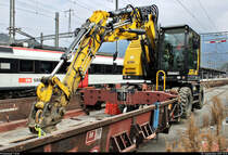 Zweiwegebagger Kaiser S22 Railroad (S22RR | Gerätenummer: S22-1-500164) der Mancini & Marti SA (Marti Holding AG) ist im Bahnhof Bellinzona (CH) abgestellt.
Aufgenommen von einer Straße (Via Pedemonte).
[20.9.2019 | 10:51 Uhr]