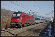 1216 230 mit Railjet bei Allerheiligen - Mürzhofen am 23.01.2020.