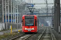 4018 wurde die Ganzreklame Segmüller entfernt. Hier zu sehen kurz vor der Haltestelle Fordwerke Nord am 08.02.2020.