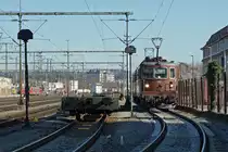 Bern-Lötschberg-Simplon-Bahn/BLS.
Am 6. Februar 2020 brachten die BLS Re 425 183 und Re 425 195 eine Sonderleistung nach Singen.
Fotostandorte von der Strasse her öffentlich zugänglich. Bildausschnitt Fotoshop.
Foto: Walter Ruetsch