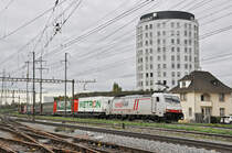 Lok 186 901-5 durchfährt den Bahnhof Pratteln. Die Aufnahme stammt vom 23.10.2019.
