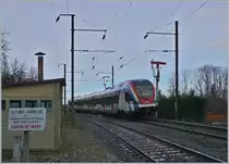 Von St-Pierre-en-Faucigny nach St-Laurent - oder von Semaphor zu Semaphor. Ausgerechnet das  Ziel -Motiv wollte nicht so gelingen wie vorgestellt: neben dem Wetter und somit mangelndem Licht zeigte sich vor Ort in Saint Laurent die Situation doch anders als im Internet recherchiert…

der SBB RABe 522 229 passiert auf seiner Fahrt als LEX SL2 23417 von Annecy nach Coppet in Saint Laurent das Ausfahrsignal der Gegenrichtung. 

21. Februar 2020 