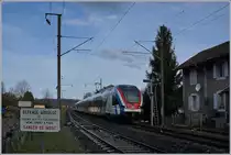 Von St-Pierre-en-Faucigny nach St-Laurent - oder von Semaphor zu Semaphor. Neben den zwei bedienten öffentlichen Station Groisy-Thorens-la-Caille und Prigny gibt es auf der Strecken zwischen La Roche-sur-Foron und Annecy noch weiter Bahnhöfe, die jedoch nur noch Fahrdienstliche Funktionen haben, wie z.B. Saint-Laurent (Km 71.07). Im Bild der SBB RABe 522 218 und 227 auf der Fahrt von Coppet nach Annecy. 


21. Februar 2020