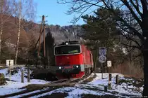 754.054 mit den Os 7574 Zvolen - Vrútky unterwegs in Kremnické Bane, 09.02.2020