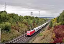 Nachschuss auf 101 037-0 als IC 2218 (Linie 30) von Stuttgart Hbf nach Hamburg-Altona, der bei Markgröningen bzw. Schwieberdingen auf der Schnellfahrstrecke Mannheim–Stuttgart (KBS 770) fährt.
Aufgenommen von einer Brücke.
[26.9.2019 | 9:50 Uhr]