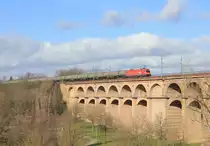 1016 XXX mit Kesselwagenganzzug am 21.02.2020 auf dem Enzviadukt in Bietigheim. 