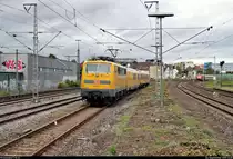 Versorgungssteuerwagen 721 101 (99 80 93 60 007-5 D-DB) der DB Netz AG durchfährt mit einem Messwagen und Schublok 111 059-2 den Bahnhof Stuttgart-Zuffenhausen auf Gleis 4 Richtung Kornwestheim.
Der Zug kam so überraschend, dass ich ihn nur im Nachschuss erwischte.
Aufgenommen am Ende des Bahnsteigs 4/5.
[26.9.2019 | 13:01 Uhr]