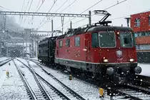Winter in Bellinzona vom 2. März 2020 mit der Re 4/4 11158 und der Ae 4/7 10987.
Foto: Walter Ruetsch
