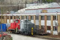 Am 6. März 2020 ist 365 221 von Railadventure in Ulm vor einer verkehrsroten Schwester abgestellt.