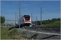 Der SBB RABe 522 209 verlässt Meroux als RE 18169 in Richtung Biel/Bienne, im Hintergrund ist noch der SNCF Z 27597/598 zu erkennen, welcher den Anschluss von Belfort herstellte, aber erst in einer Stunde wieder nach Belfort zurück fahren wird.
1. Juni 2019