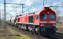 MEG mit  077 012-8  [NVR:  92 87 0077 012-8 F-MEG ] und Zementstaubzug (leer) Richtung Rüdersdorf am 05.03.20 Durchfahrt Bf. Flughafen Berlin Schönefeld.