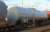 In einem Kesselwagenzug nach Polen gesichtet, dieser Kesselwagen der polnischen Fa. TANKWAGON Sp. z o.o. mit der Nr. 33 RIV 51 PL-TWG 7863 064-6 Zas am 05.03.20 Bf. Flughafen Berlin Schönefeld. 