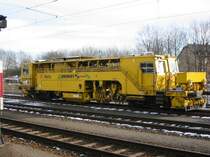 Stopfmaschine der DB vom Typ Unimat Sprinter am 31.01.2004 im Hauptbahnhof Karlsruhe