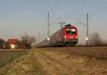 1016 022 zu sehen mit dem EC 112 am 09.03.15 bei Neu Ulm.