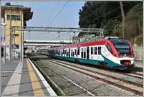 ETR 425 042-A Leonardo Express überholt den IC501 in Roma Ostiense. (24.02.2020)