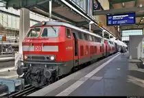 Smartphone-Aufnahme von 218 456-2 und 218 ??? der DB ZugBus Regionalverkehr Alb-Bodensee GmbH (RAB | DB Regio Baden-Württemberg) als IC 2012  Allgäu  (Linie 32) von Oberstdorf nach Dortmund Hbf, die in Stuttgart Hbf abweichend auf Gleis 9 stehen.
Ab hier wird eine 101 die Wagen ziehen.
[29.9.2019 | 13:13 Uhr]