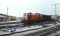 Die CP-Lok 1522 rangiert im April 1984 im Bahnhof Barreiro am Südufer des Tejo. Zwischen 1948 und 1951 lieferte ALCo 25 Exemplare dieser Lokomotiven vom Typ RSC 3/4 an die CP. Ihr Einsatz vor Schnellzügen war ein Novum in Europa. 