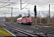 Nachschuss auf 143 909-0 der S-Bahn Dresden (DB Regio Südost) als S 32748 (S2) nach Dresden Flughafen, die den Startbahnhof Pirna auf Gleis 3 (Bahnsteig 1), mittlerweile bei Regenwetter, verlässt.
Aufgenommen am Ende des Bahnsteigs 3.
[8.12.2019 | 15:26 Uhr]