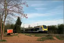 In der Morgensonne -

Ein fünfteiliger Flirt3-Triebzug als RB auf der Remsbahn bei Weinstadt-Endersbach. Gekuppelt waren zwei weitere Triebzüge. 

15.04.2020 (M)

