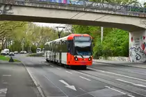 5120 als Verstärker-Linie E4 mit dem Fahrziel  Mülheim  (wegen Bauarbeiten auf der Mülheimer Brücke) auf dem Pfälzischen Ring am 14.04.2020.