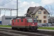 Re 420 242-0 durchfährt den Bahnhof Rupperswil. Die Aufnahme stammt vom 13.03.2020.