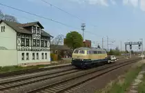 RP 218 447-1 war am 17.04.2020 in Vieselbach mit einem unbekannten, kleinen Anh�ngsel Richtung Erfurt unterwegs.