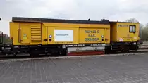 voestalpine RGH 20 C RAIL GRINDER (99 80 9127 001-2 D-VABWG), am 12.04.2020 beim pausieren in Erfurt Gbf. Freizugänglich fotografiert.