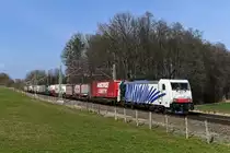 Der DGS 43115 nach Verona Q.E. war am 20. März 2020 bunt beladen und mit der 186 442 bespannt. Am wohlbekannten Bü bei Vogl konnte ich die Leistung aufnehmen.