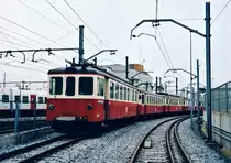 Ferrocarrils de la Generalitat de Catalunya (FGC) erwarb 1994 zwei gebrauchte Kompositionen von den Appenzellerbahnen. Sie dienten zwischen 1995 und Januar 1999 in den Shuttle-Zügen zwischen Martorell Enllaç und Manresa Baixador. Dies waren Triebwagen 8001 (ex ABe 4/4 44, SIG / MFO 1949) und 8002 (ex ABe 4/4 45, SIG / MFO 1949); Beiwagen 8101 (ex B8) und 8102 (ex B9): und Steuerwagen 8201 (ex Dzt 65, ohne Sitze, 1949) und 8202 (ex BDzt 60, 1949). Hier sehen wir die sechs Fahrzeuge am 10.10.2001, die bereits aus dem Dienst genommen wurden, in der Rubí-Zentralwerkstatt, die zwar zum Standardspurnetz gehört, aber einige Doppelspurgleise hatte.