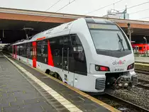 ET 25 2212 von Abellio steht als RE19 nach Arnhem Centraal in Düsseldorf Hbf, 18.04.2020.