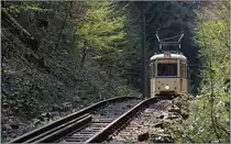 Der ehemalige Hagener Triebwagen 337 nach dem Überwinden der Steigung, 
kurz vor der Haltestelle Friedrichshammer. April 2019

