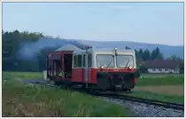 X 626.205 der Stainzerbahn am 27.4.2020 mit einem Schotterzug von Stainz nach Kraubath, aufgenommen kurz vor der Haltestelle Herbersdorf. 