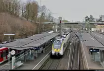 3442 705 (Bombardier Talent 2) von DB Regio Baden-Württemberg als RB 17515 (RB19) von Stuttgart Hbf nach Gaildorf West erreicht den Bahnhof Backnang auf Gleis 4.
Aufgenommen von der östlichen Fußgängerbrücke.
[11.3.2020 | 8:53 Uhr]