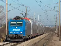 Die 185 520-4 (Angel Trains - Leasing CFL) mit ein RE Zug von Luxembourg nach Bettembourg - Bf. BERCHEM, am 25-11-2004