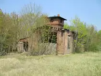 Etwas versteckt und trotzdem gefunden den ehemaligen Lokschuppen in Gnoien. Aufgenommen am 27.April 2020.