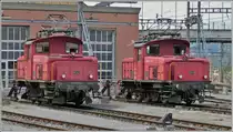 Es gibt nur noch wenige Ee 3/3 und gleich zwei davon sind in Chur stationiert und wegen der Verpendelung meistens arbeitslos. Ee 3/3 16383 und 16410 vor dem ehemaligen SBB Lokdepot Chur. (02.05.2020)