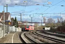Fast verloren wirkt der kleine 426 013-9 der S-Bahn Stuttgart in den Gleisanlagen des Bahnhofs Stuttgart-Münster auf der Bahnstrecke Stuttgart-Untertürkheim–Kornwestheim (Schusterbahn | KBS 790.11), den er hier als RB 37995 (RB11) von Kornwestheim Pbf nach Stuttgart-Untertürkheim verlässt.
[11.3.2020 | 16:25 Uhr]